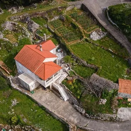 Kuca “ule” Postrana Zrnovo